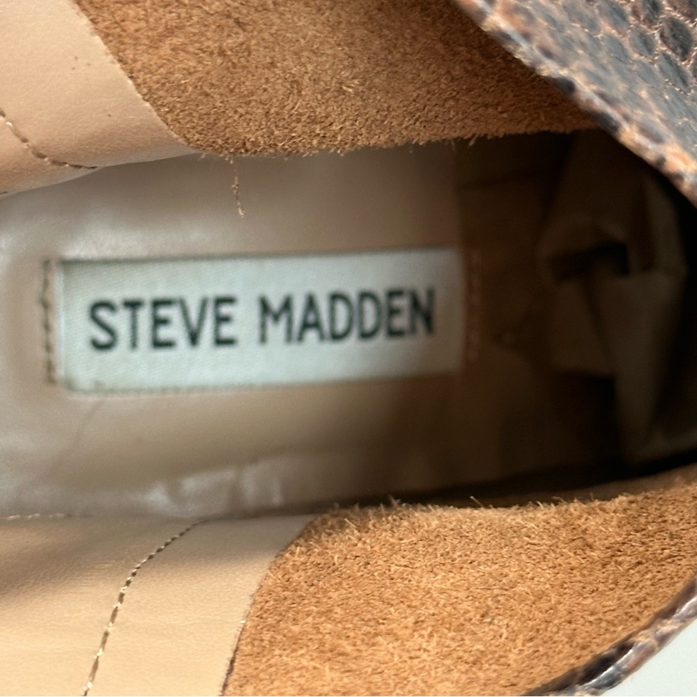 Steve Madden Jullian Leather Reptile Print Ankle Pointy Booties Sz 6 Back Zip - Picture 9 of 9